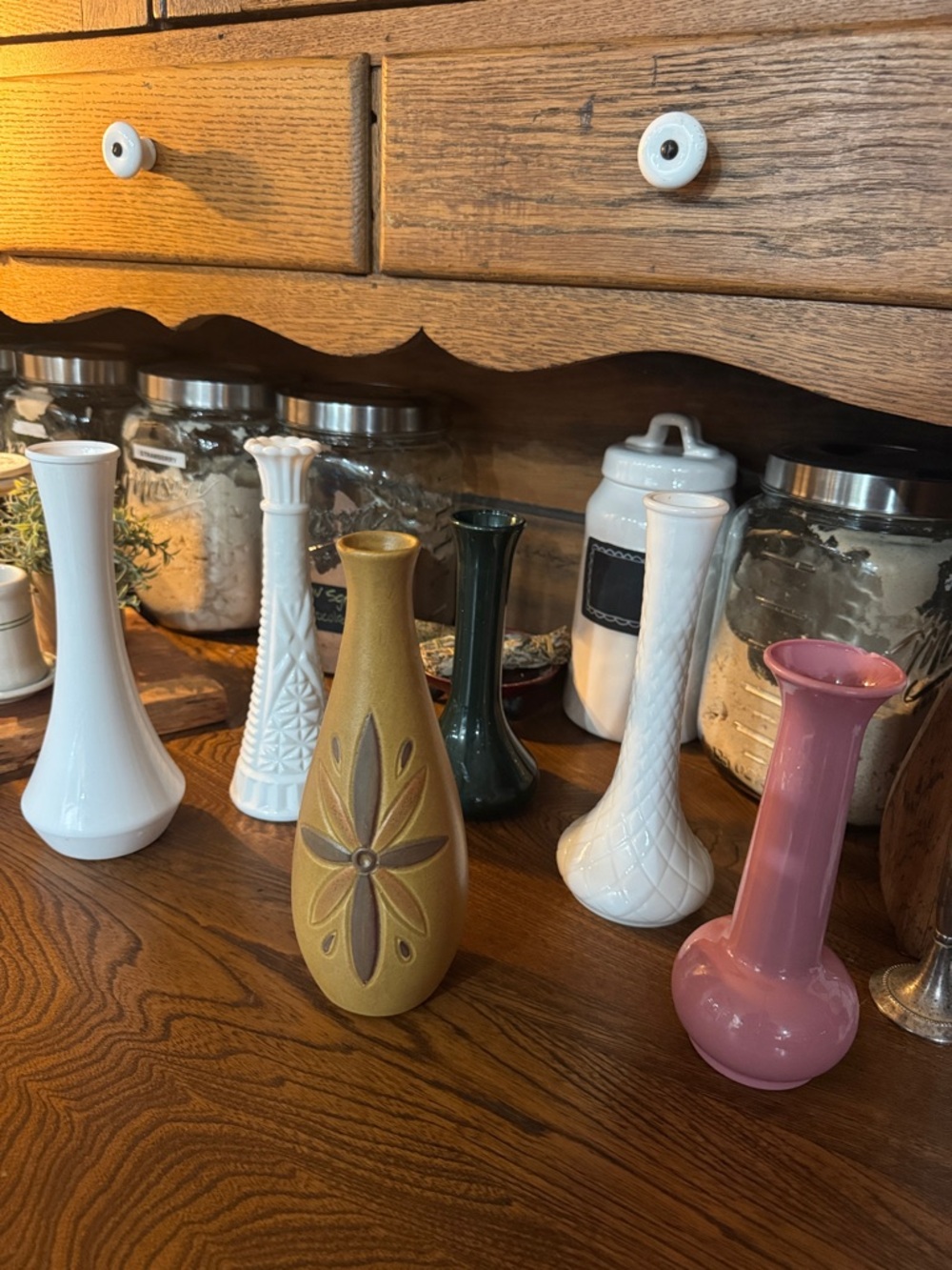 VTG Assorted Ceramic & Plastic Bud Vase Set in White, Pink, Green, and Mustard